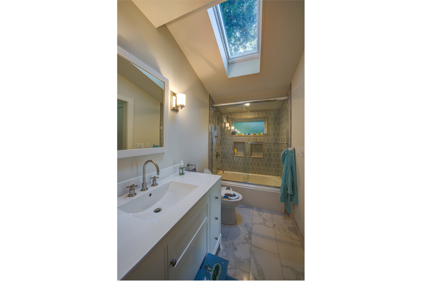 Berkeley Hills Craftsman Renewal bath