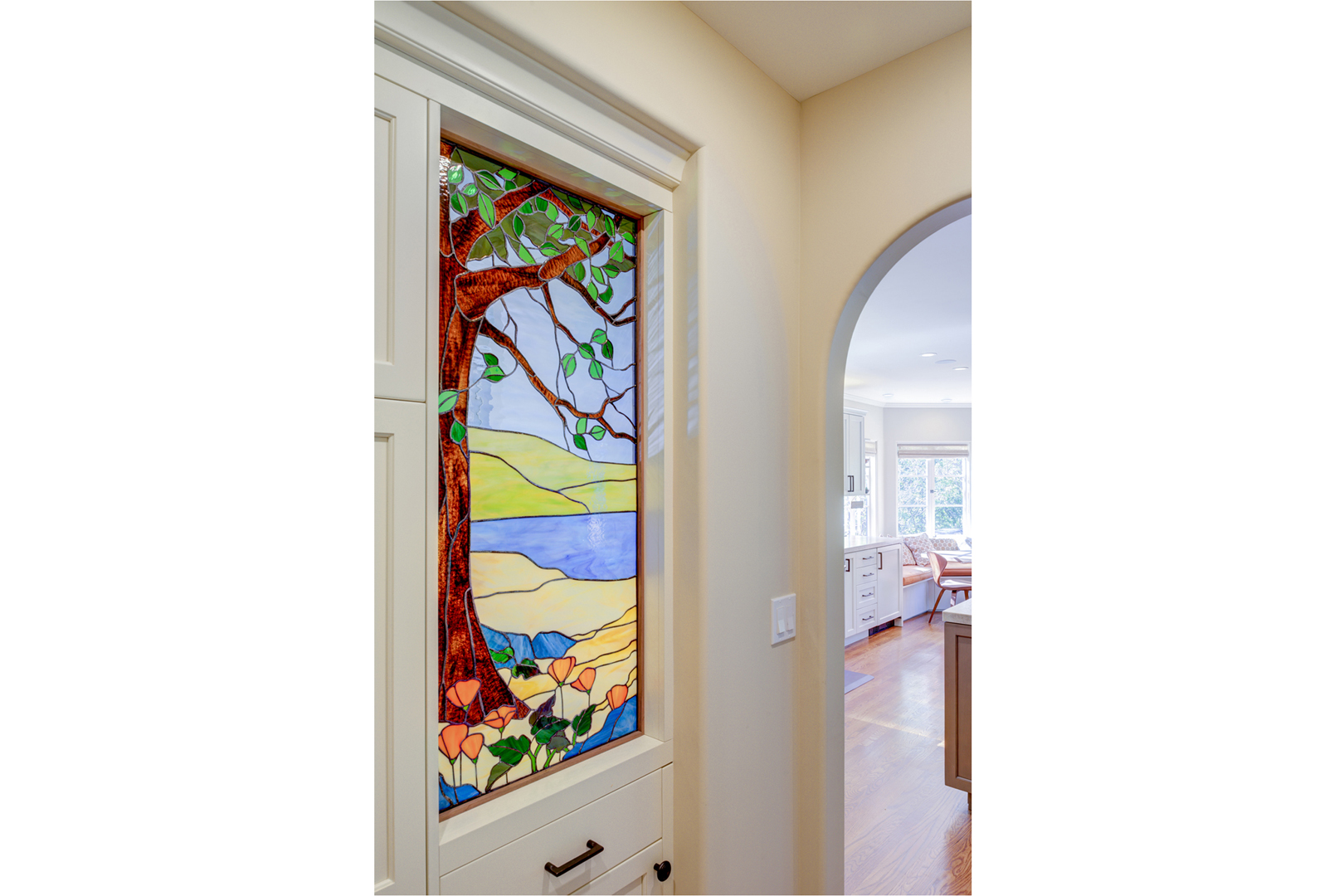 Rockridge Open Plan stained glass at laundry