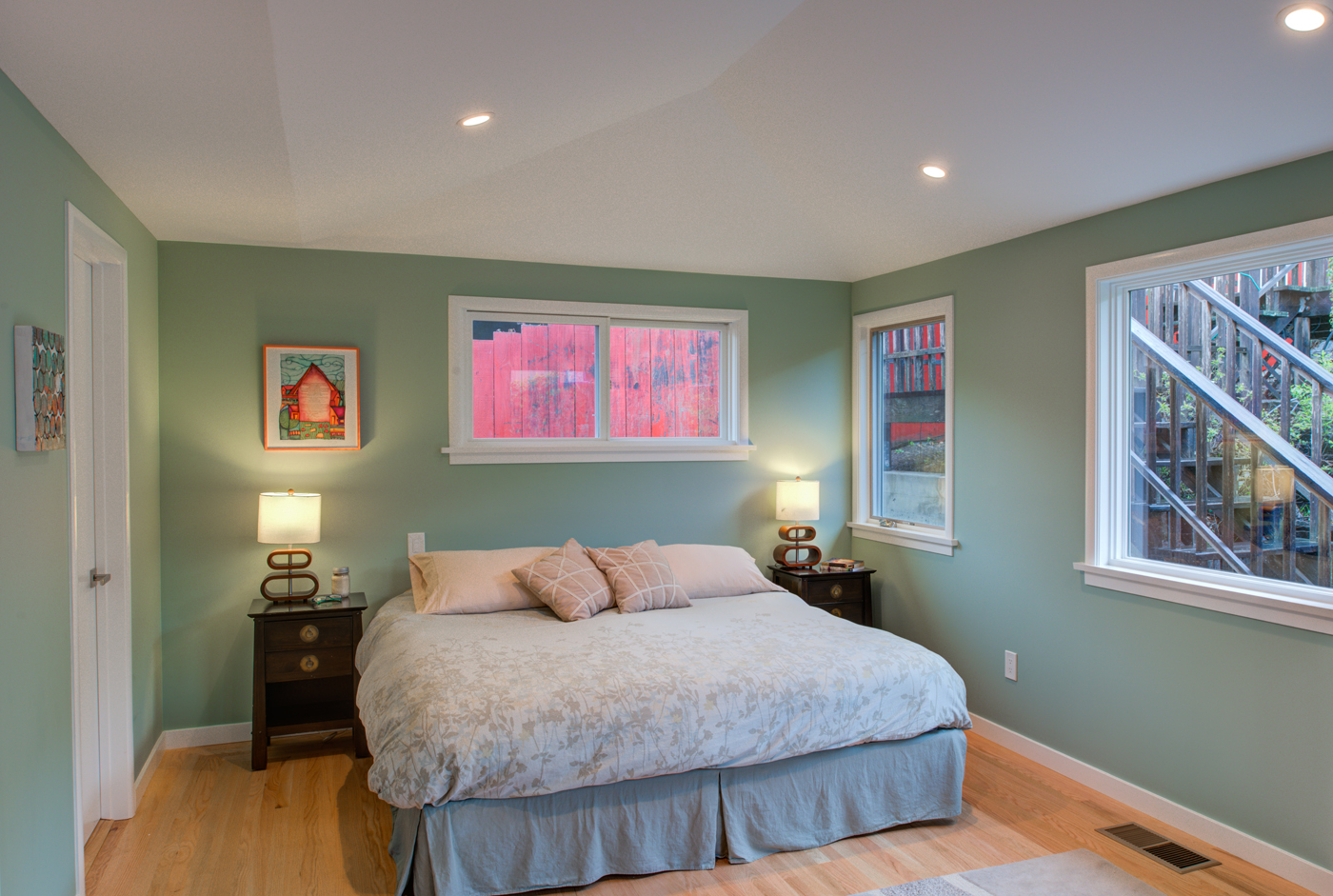 Midcentury Green Suite Bedroom